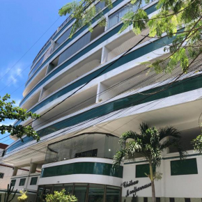 Apartamento espaçoso, a 300m da Praia do Forte